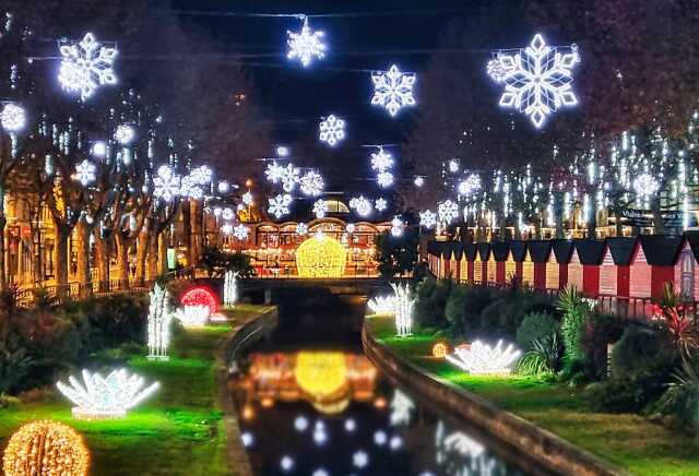 INAUGURATION DU MARCHÉ DE NOËL -  PREMIÈRE PARADE DE NOËL