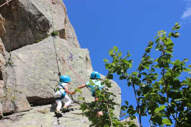 INITIATION ESCALADE