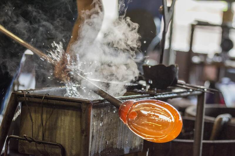DECOUVERTE ET INITIATION AU METIER DE SOUFFLEUR DE VERRE