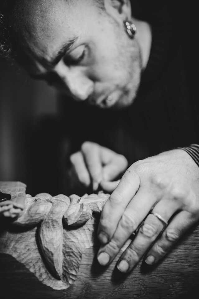 EXPOSITION - LE CHÂTAIGNIER AIME LE FER, IL SE FUME À LA HACHE DE VICTOR GIANNOTTA ET JOSEH CAMBAU