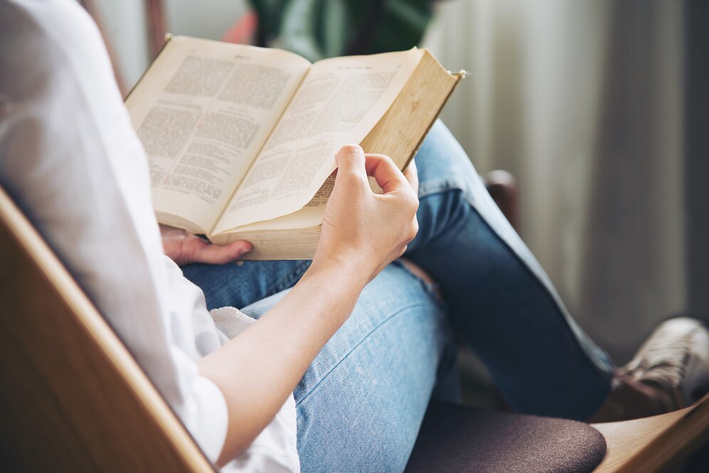 DÉCOUVREZ UN LIVRE OU UN AUTEUR