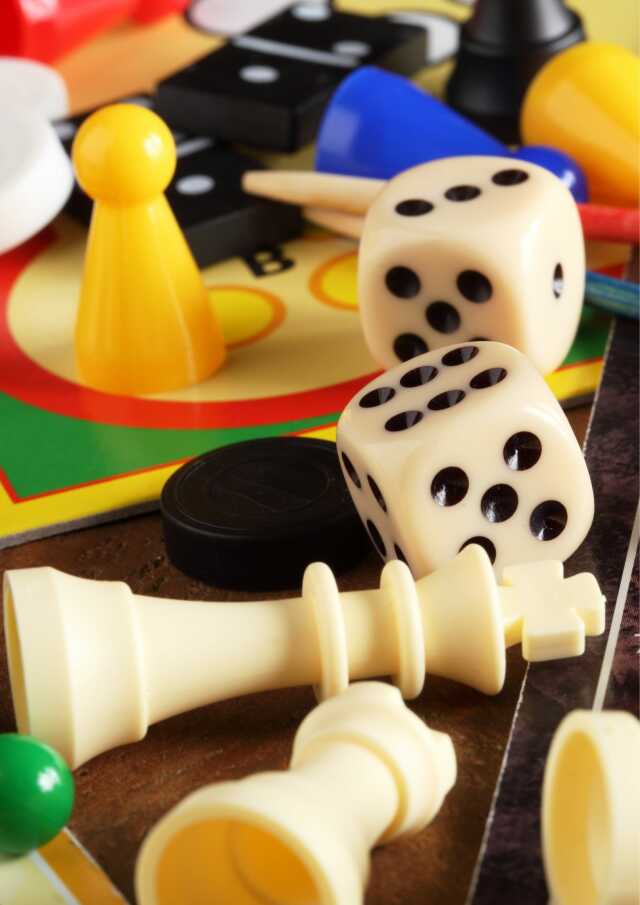 ECHECS ET JEUX DE SOCIÉTÉS