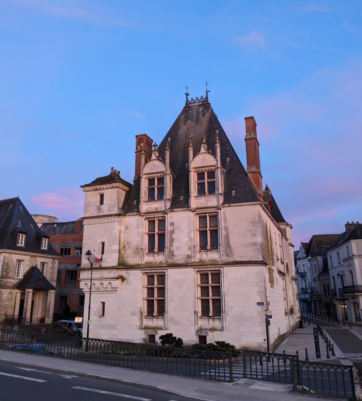 Chasse au trésor nocturne à Amboise - pour les adolescents et leurs familles