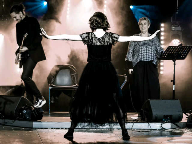 Saltimbanques / spectacle et bal