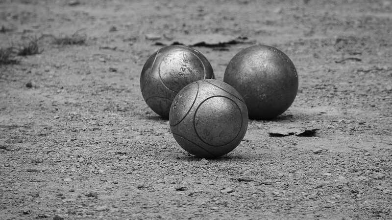 Concours de pétanque à Vallenay