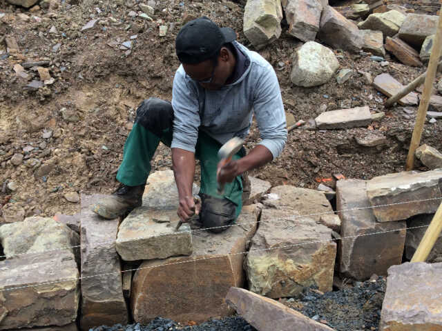 Atelier de découverte : construction en pierre sèche