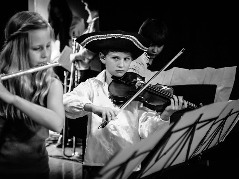 RÉSIDENCE HUELLAS - ATELIER THÉÂTRE DANSE ET EXPRESSION PHYSIQUE