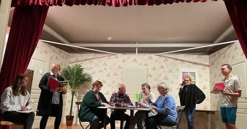 Pièce de théâtre à Cloche-Pied