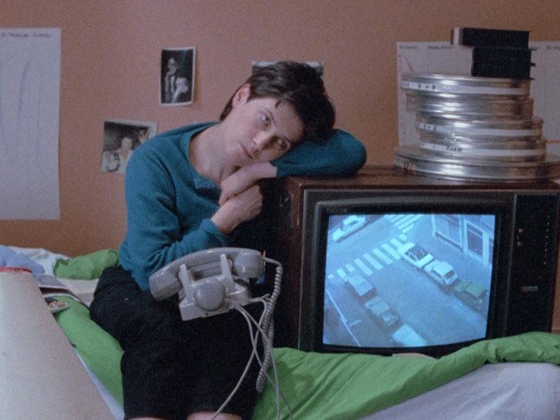 Projection - l'homme à la valise