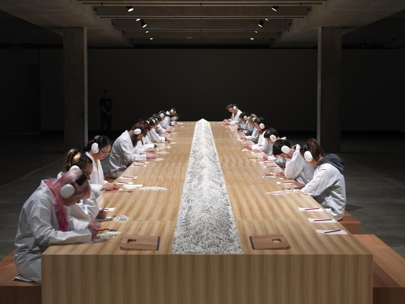 Marina Abramovi? - Counting the Rice