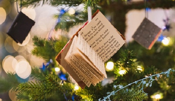 Lecture de Contes de Noël à la Médiathèque de St-Josse