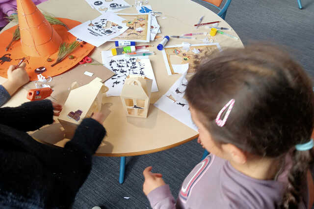 Atelier collage à la manière d’Isabelle SIMON